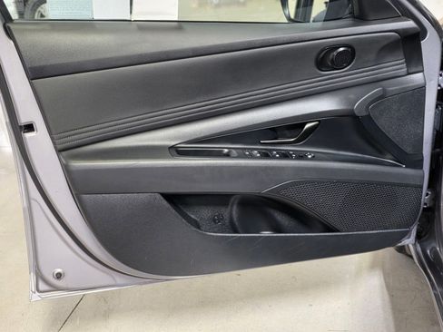 Certified 2025 Hyundai Elantra Sport FWD image 19