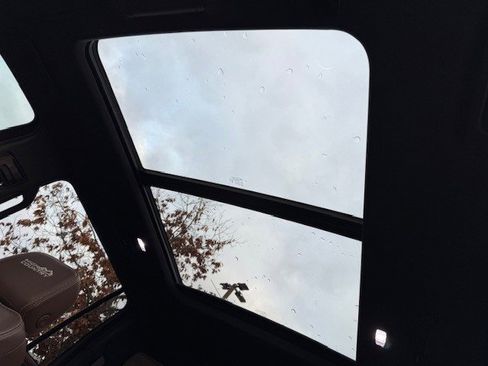 Certified 2024 Chevrolet Suburban High Country image 44