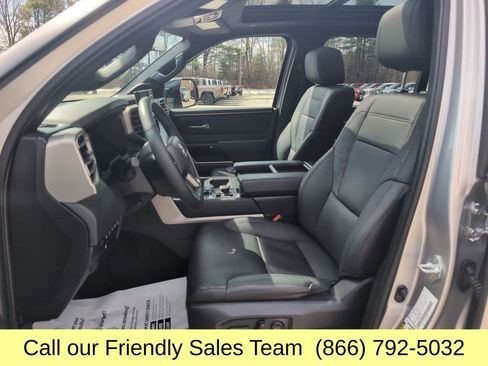 Used 2025 Toyota Tundra Limited AWD/4WD image 11