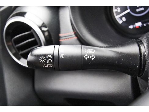 Certified 2021 Nissan Kicks SR image 13