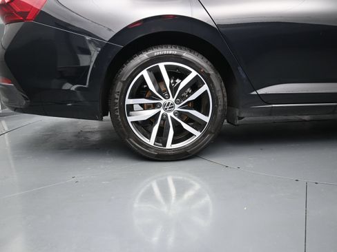 Used 2026 Volkswagen Jetta SE FWD image 9