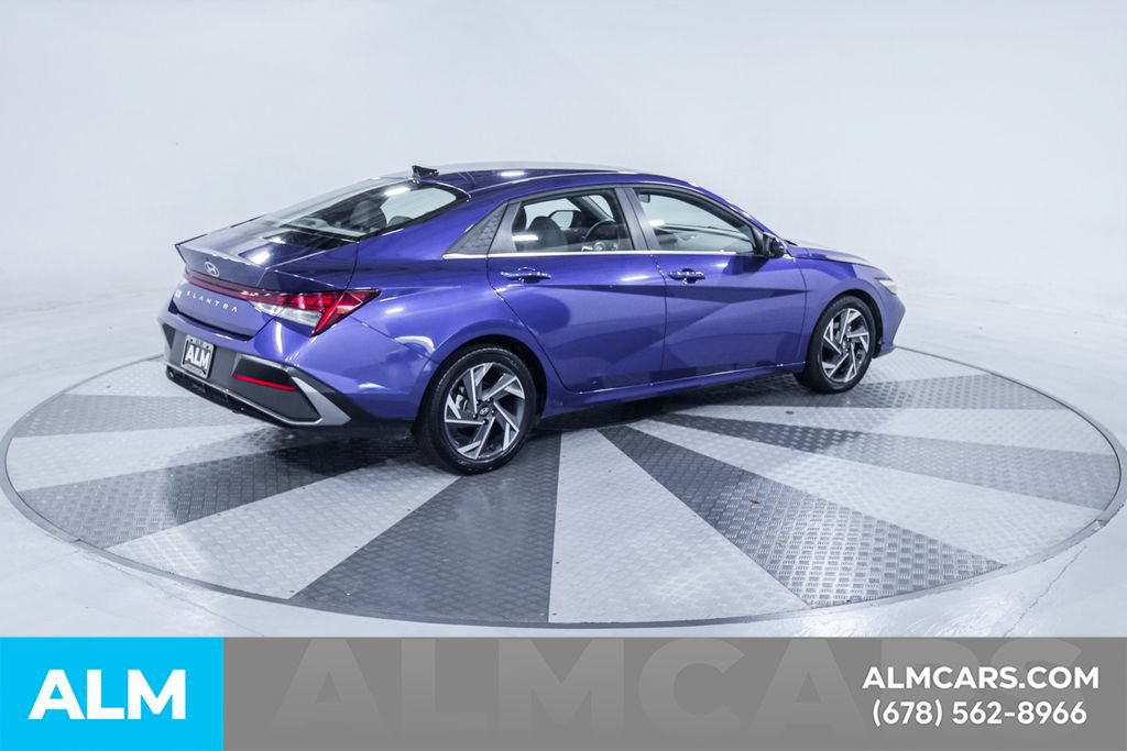 Used 2025 Hyundai Elantra SEL FWD image 10