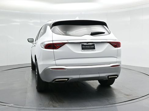 Used 2022 Buick Enclave Essence image 30