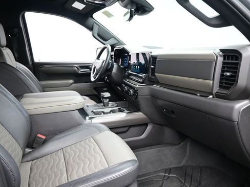 Used 2024 Chevrolet Silverado 1500 ZR2 w/ Technology Package image 12