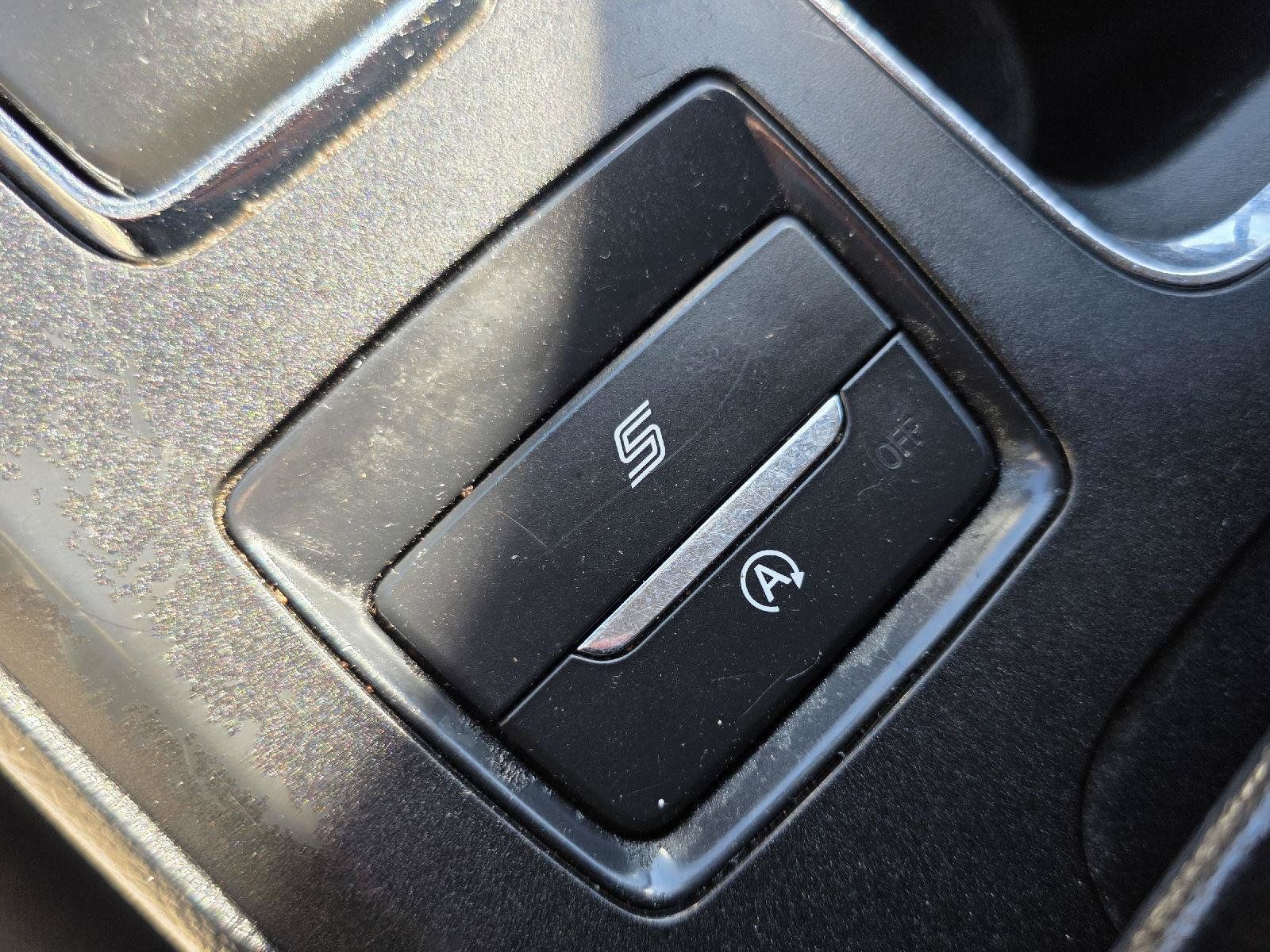 Used 2020 Ford Fusion SE FWD image 17