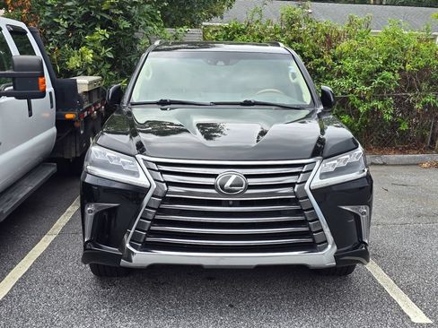 Used 2020 Lexus LX 570 4WD w/ Luxury Package image 3