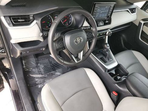 Used 2021 Toyota RAV4 XLE Premium FWD image 11