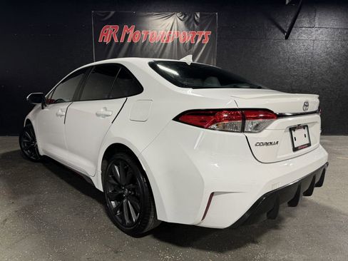 Used 2024 Toyota Corolla SE image 3