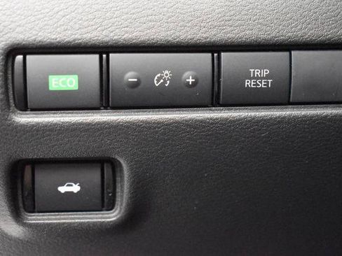 Certified 2025 Nissan Sentra SV FWD image 15