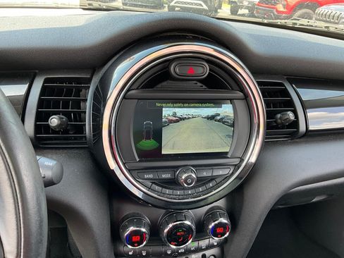Used 2019 MINI Cooper 2-Door Hardtop w/ Signature Upholstery Package FWD image 13