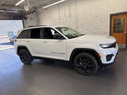 Used 2023 Jeep Grand Cherokee Altitude