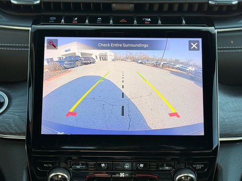 Used 2023 Jeep Grand Cherokee Overland w/ Luxury Tech Group IV image 16