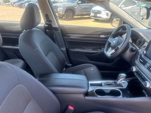 Certified 2024 Nissan Altima 2.5 SV FWD image 26