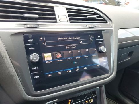 Certified 2023 Volkswagen Tiguan SE FWD image 19