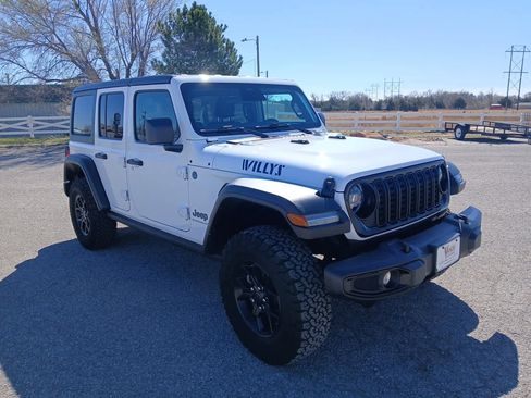 Used 2025 Jeep Wrangler Willys image 9