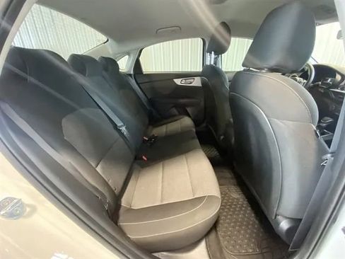 Used 2022 Kia Forte LXS image 17