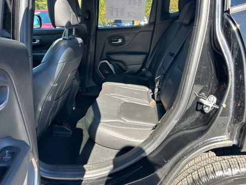 Used 2017 Jeep Renegade Limited w/ Trailer Tow Group image 34