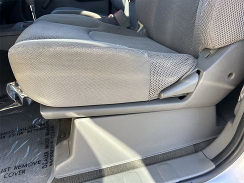 Used 2008 Nissan Frontier SE image 26