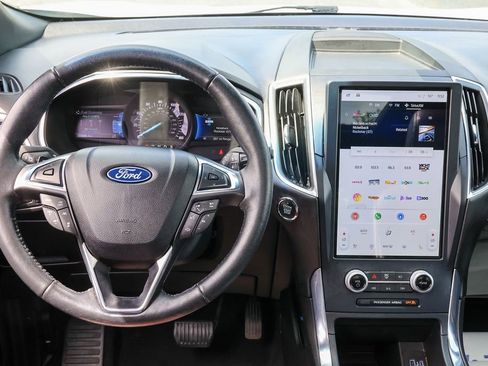 Used 2021 Ford Edge Titanium w/ Equipment Group 301A AWD/4WD image 7