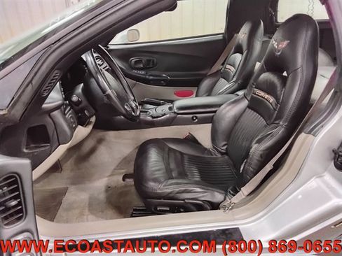 Used 2001 Chevrolet Corvette Coupe w/ Preferred Equipment Group2 RWD image 11