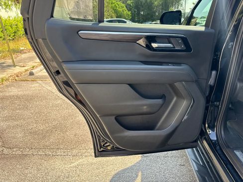 Used 2025 Chevrolet Tahoe LT AWD/4WD image 22
