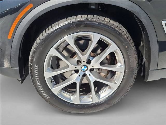 Used 2021 BMW X5 xDrive40i w/ Premium Package 2 AWD/4WD image 25