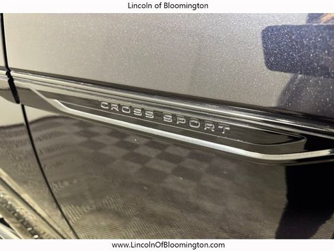 Used 2025 Volkswagen Atlas Cross Sport SEL Premium R-Line image 37