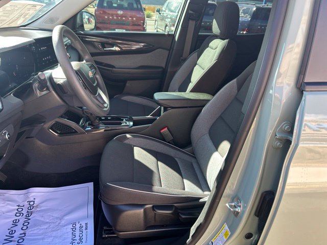 Used 2025 Chevrolet TrailBlazer LS w/ LS Convenience Package FWD image 11