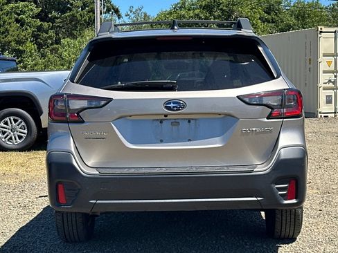 Used 2020 Subaru Outback Premium w/ Popular Package #1 AWD/4WD image 6