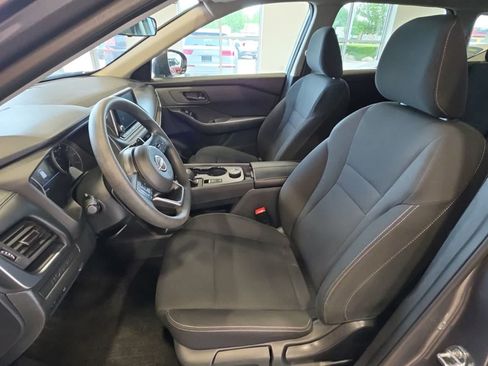 Used 2024 Nissan Rogue S AWD/4WD image 13