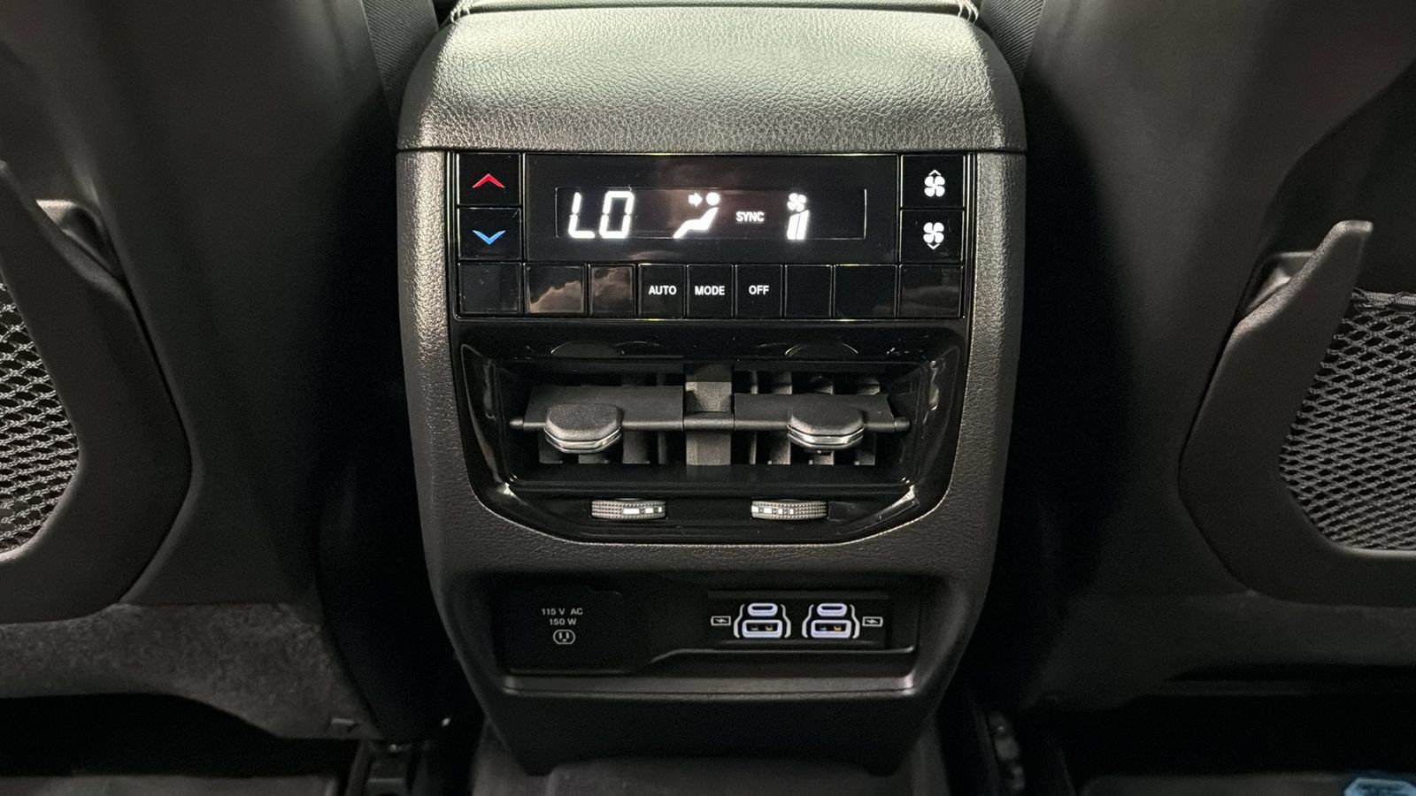 Used 2023 Jeep Grand Cherokee L Altitude AWD/4WD image 32