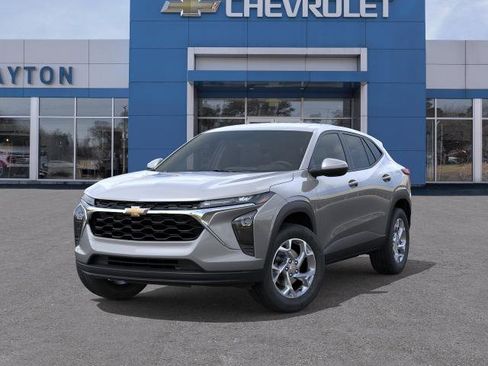 New 2026 Chevrolet Trax LS w/ LS Convenience Package FWD image 27