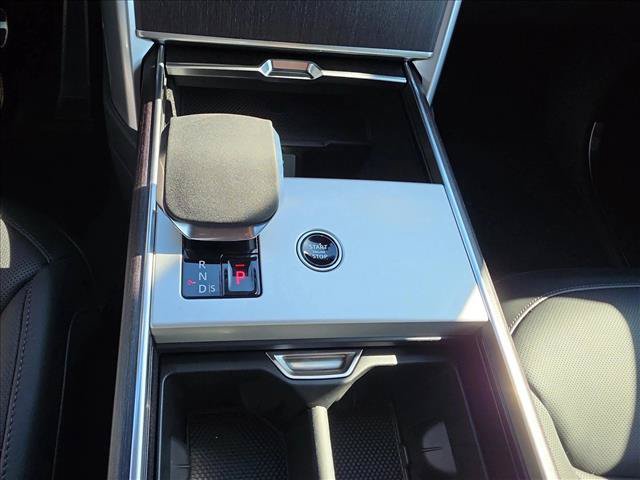 New 2026 Land Rover Range Rover Long Wheelbase SE AWD/4WD image 13