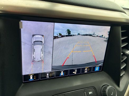 Used 2022 GMC Acadia Denali w/ Denali Ultimate Package FWD image 13