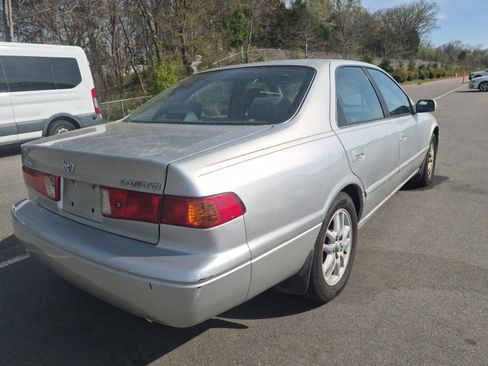 Used 2001 Toyota Camry XLE FWD image 4