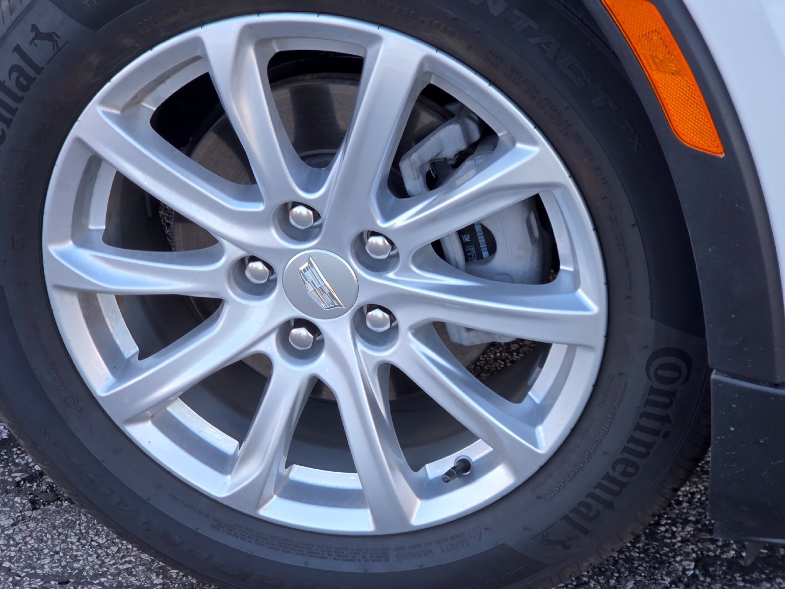 Certified 2023 Cadillac XT4 Luxury w/ Cold Weather Package FWD image 15