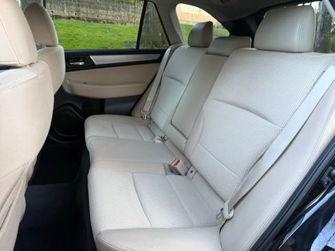 Used 2016 Subaru Outback 2.5i Premium image 28