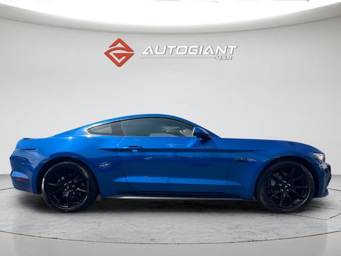 Used 2017 Ford Mustang GT w/ Black Accent Package RWD image 9