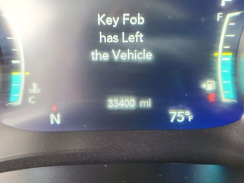 Certified 2025 Chrysler Pacifica Select image 24