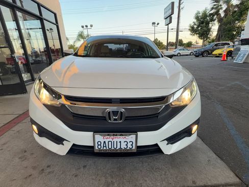 Used 2017 Honda Civic EX-T image 2