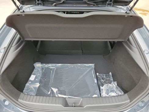 New 2026 MAZDA MAZDA3 Hatchback w/Premium Plus Pkg image 9