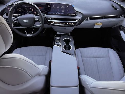 New 2026 Cadillac Lyriq Luxury image 9