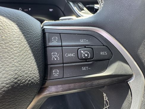 Used 2024 Jeep Grand Cherokee L Limited RWD image 32