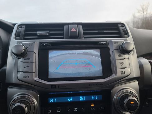 Used 2016 Toyota 4Runner Limited image 21