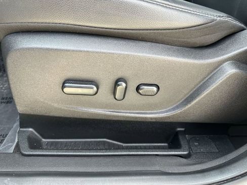 Used 2019 Ford Escape Titanium image 16