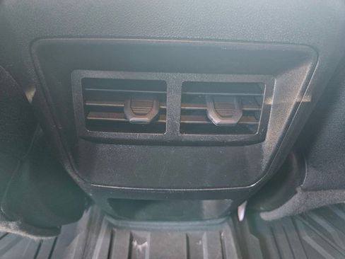 Used 2024 Chevrolet Colorado Trail Boss image 16