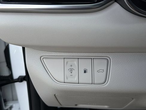 Used 2025 Genesis G70 2.5T AWD/4WD image 14