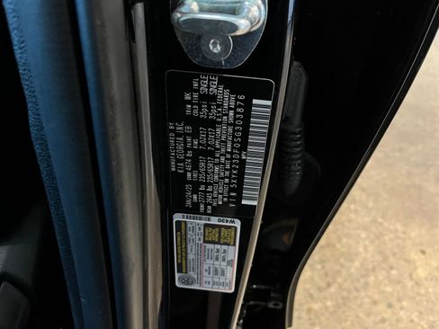 Used 2025 Kia Sportage LX image 29