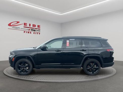 Used 2024 Jeep Grand Cherokee L Laredo AWD/4WD image 6