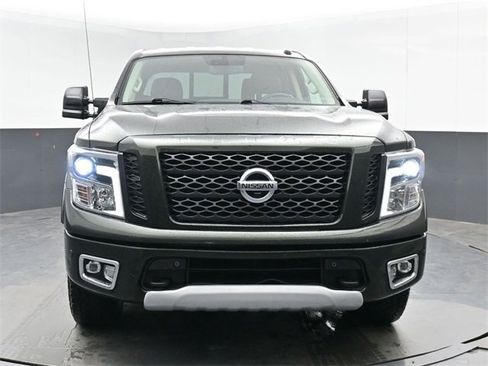 Used 2019 Nissan Titan PRO-4X w/ Pro-4x Convenience Package image 3